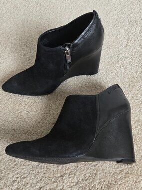 Vince Camuto Black Leather/ Suede wedge booties